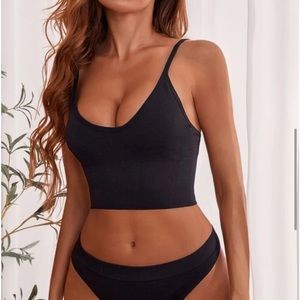 NWOT Seamless Black Bralette & Thong Set      Sz Large
